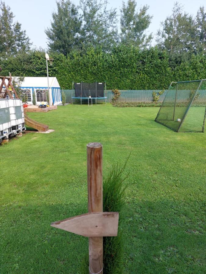 Urlaub Machen Direkt Am Irland Das Kinderparadies In Twisteden Im Grossen Garten Bei Privatleute Fur Maximal Sechs Personen Kevelaer Exterior foto